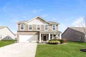 featured image of 6159 N Woods Edge Dr