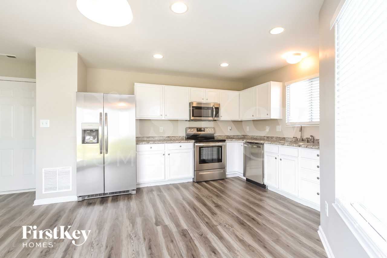 6159 N Woods Edge Dr - Photo 4 of 15