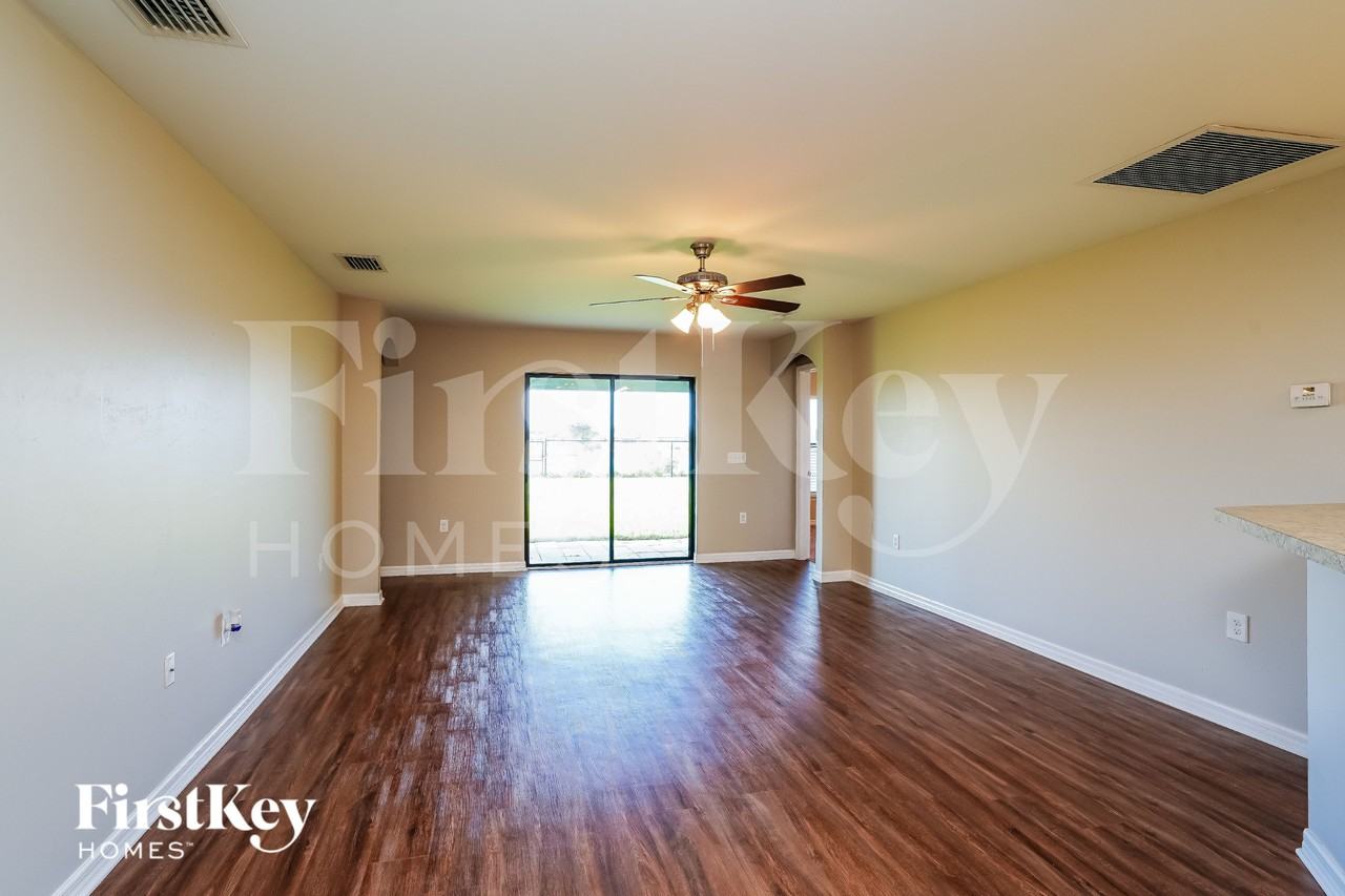 716 Evening Shade Ln - Photo 2 of 15