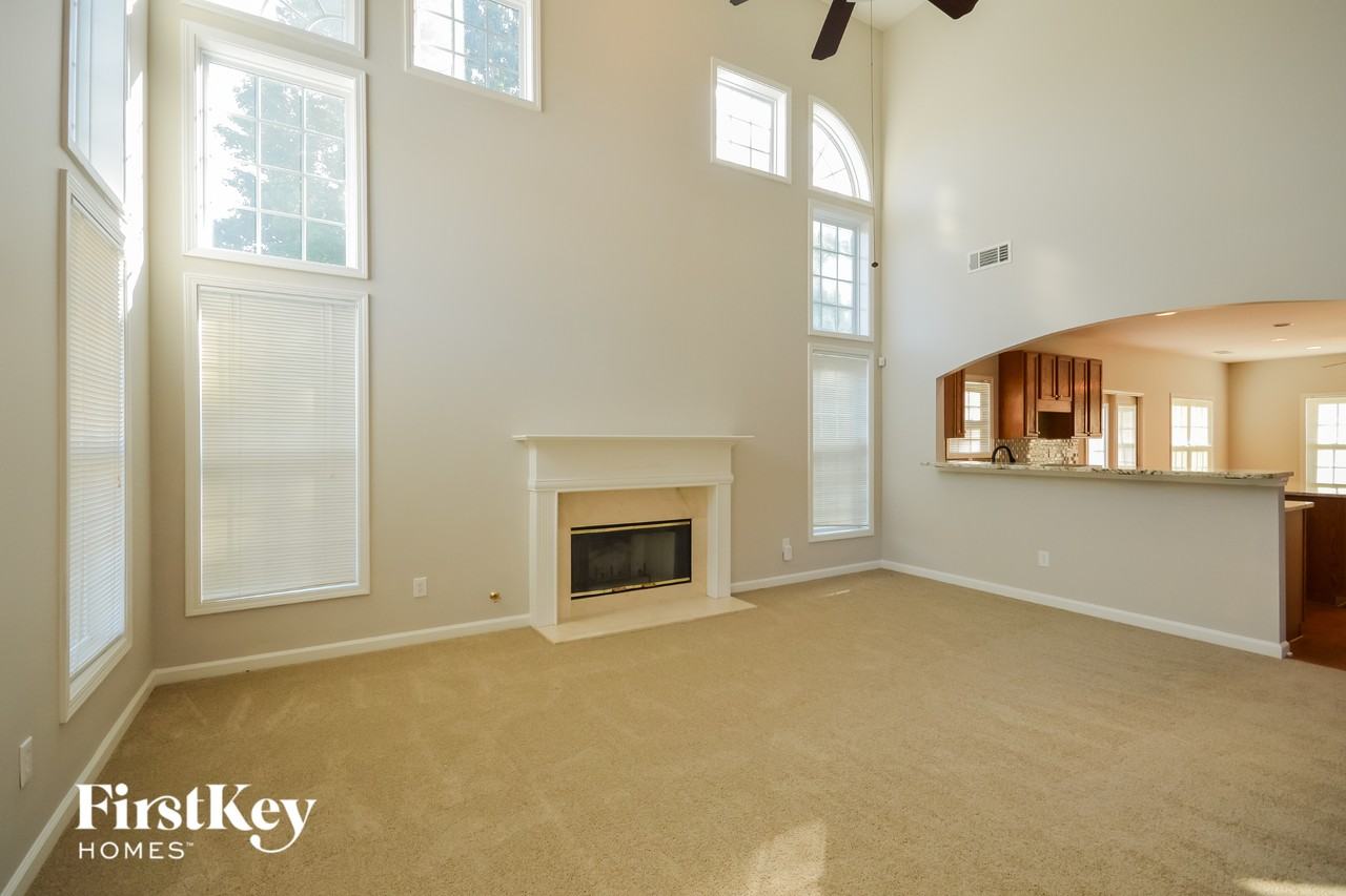 1382 Fall River Dr - Photo 2 of 15