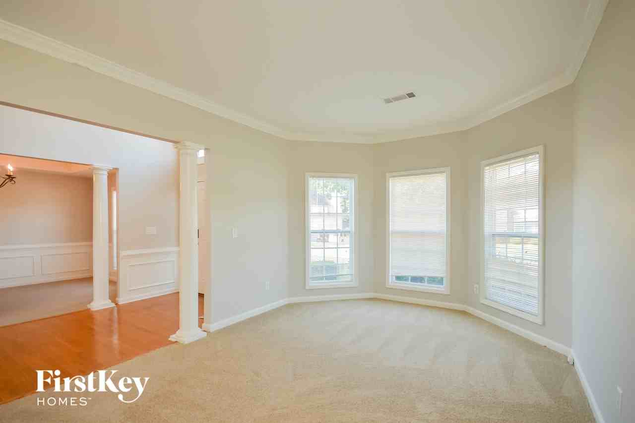 1382 Fall River Dr - Photo 4 of 15