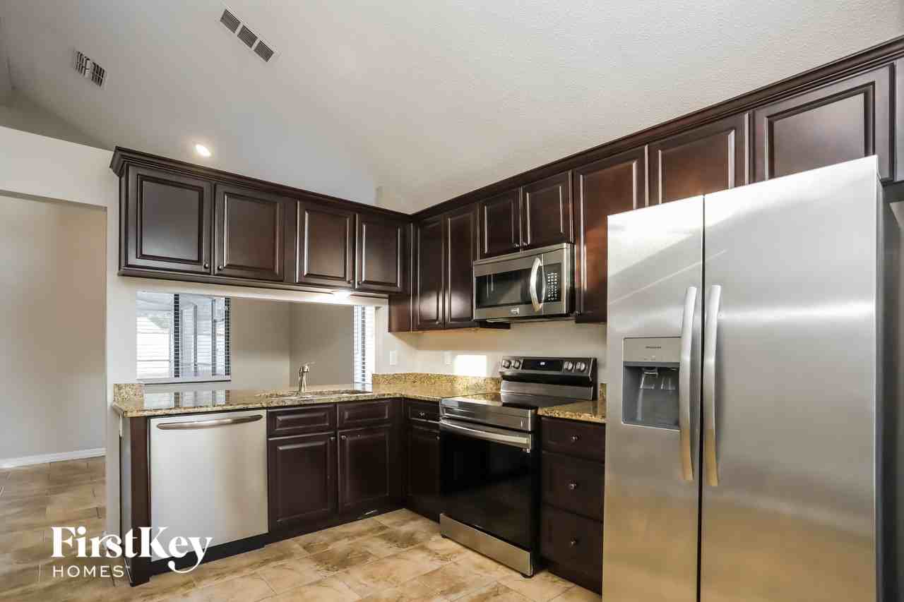 1503 Chepacket St - Photo 4 of 15