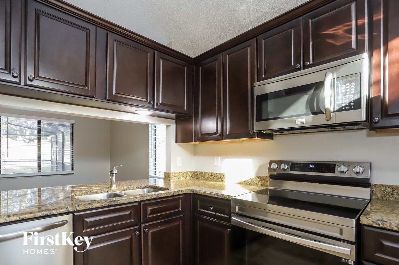 1503 Chepacket St - Photo 5 of 15