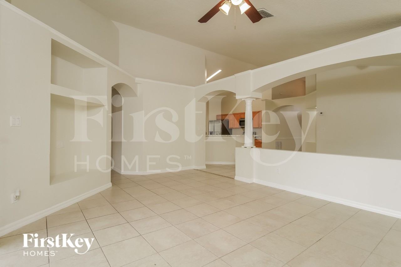 13207 Chattanooga Ln - Photo 3 of 15