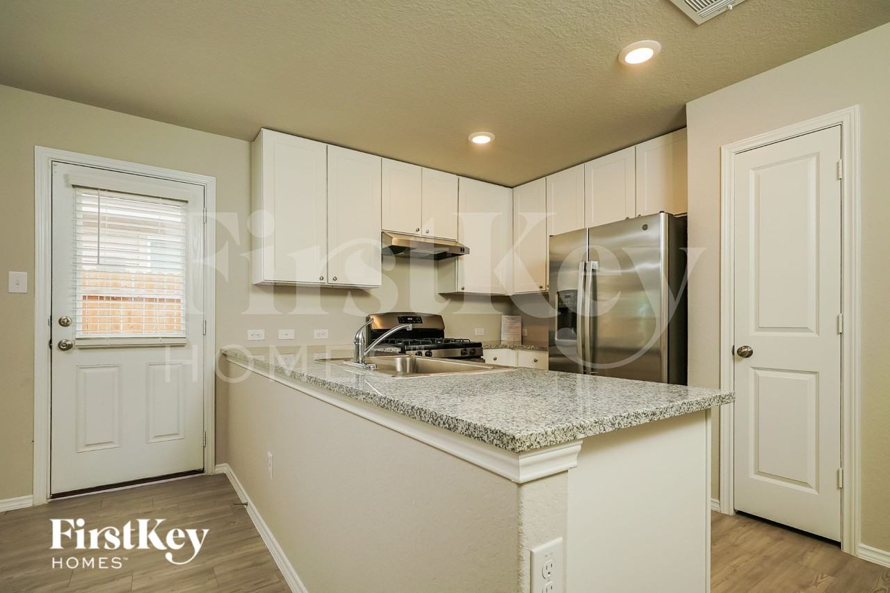 3330 Carducci Dr - Photo 5 of 15