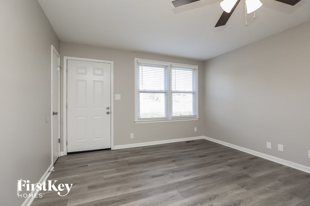 1831 Palamino Dr - Photo 3 of 15