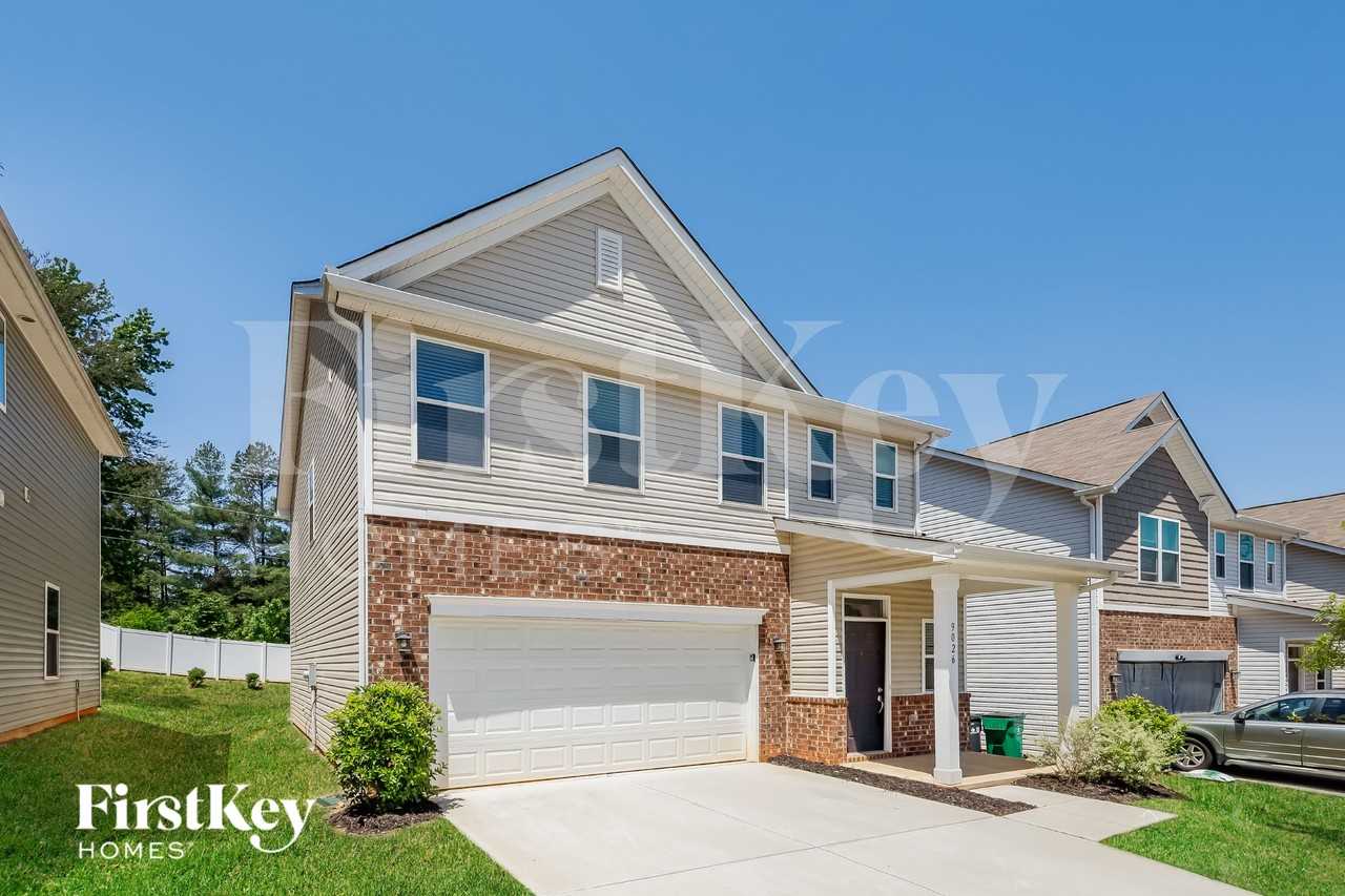 9026 Evans Woods Dr - Photo 2 of 15