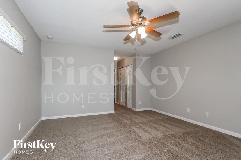 957 Se Caravan Ave - Photo 6 of 15