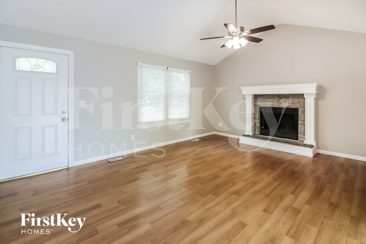 909 Minnie Ave - Photo 2 of 16