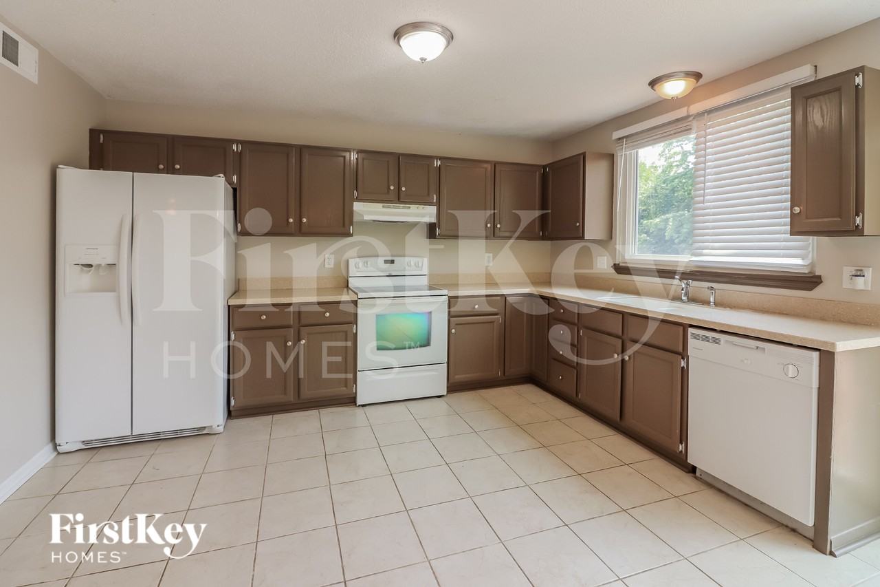 909 Minnie Ave - Photo 5 of 16