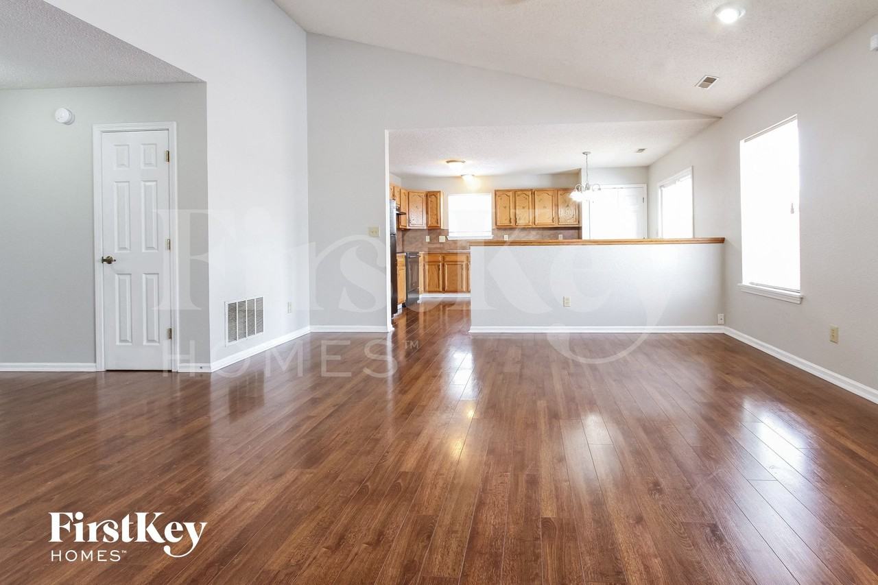 8331 Amarillo Dr - Photo 5 of 15