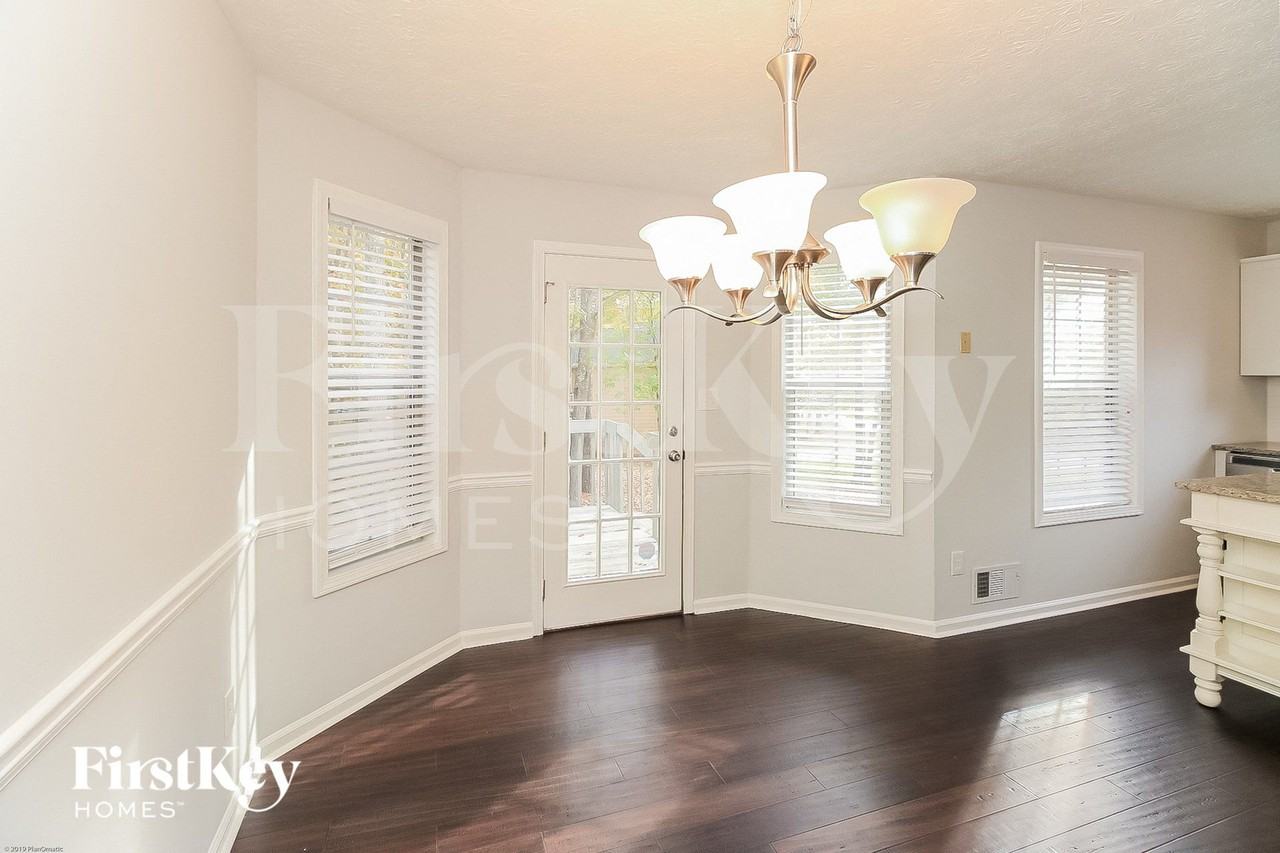 73 Brandon Woods Cir - Photo 4 of 15