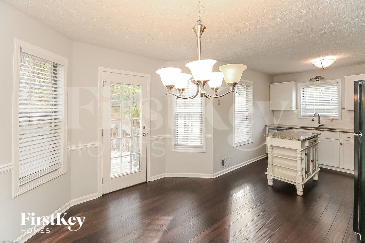 73 Brandon Woods Cir - Photo 5 of 15