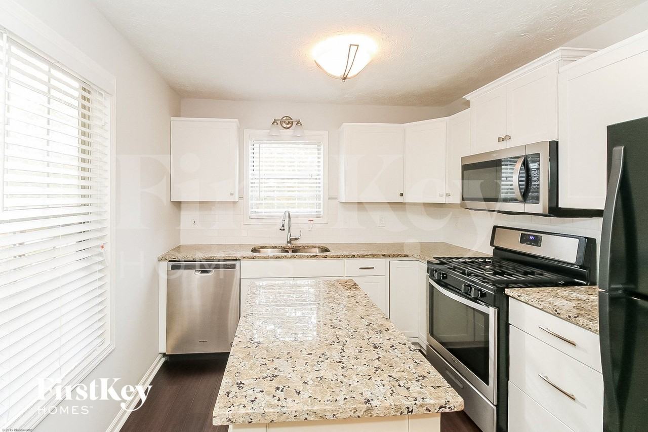 73 Brandon Woods Cir - Photo 6 of 15