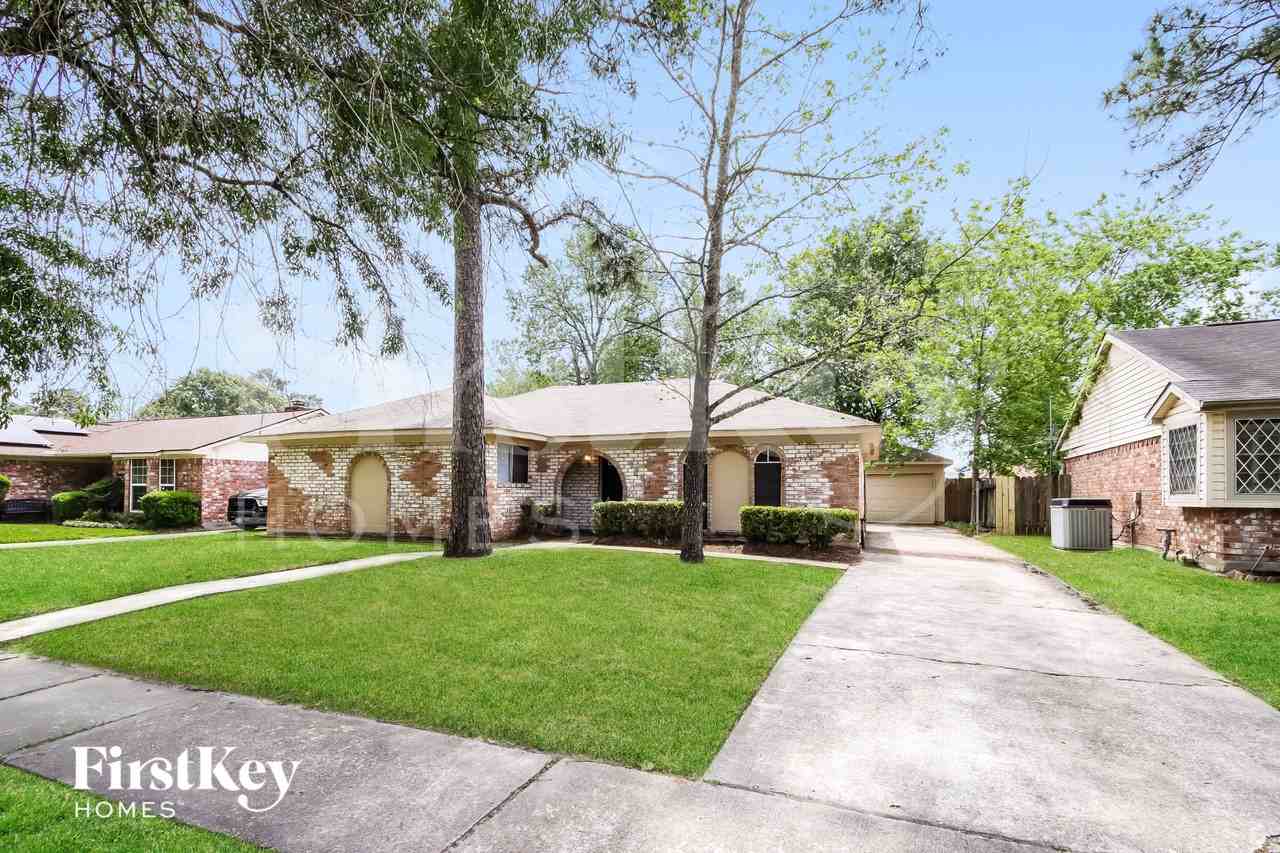 7206 Foxmar Ln - Photo 2 of 15