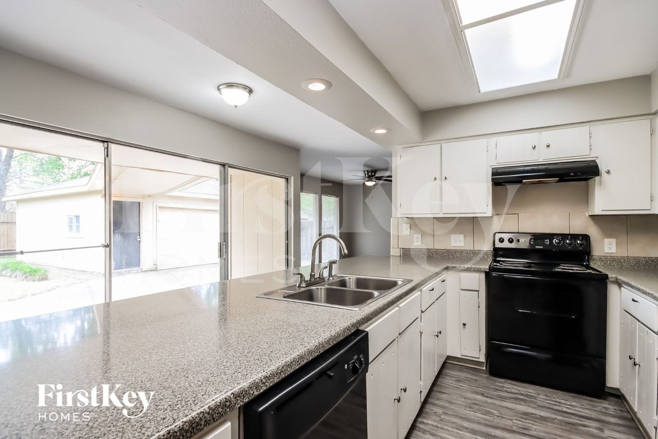 7206 Foxmar Ln - Photo 5 of 15