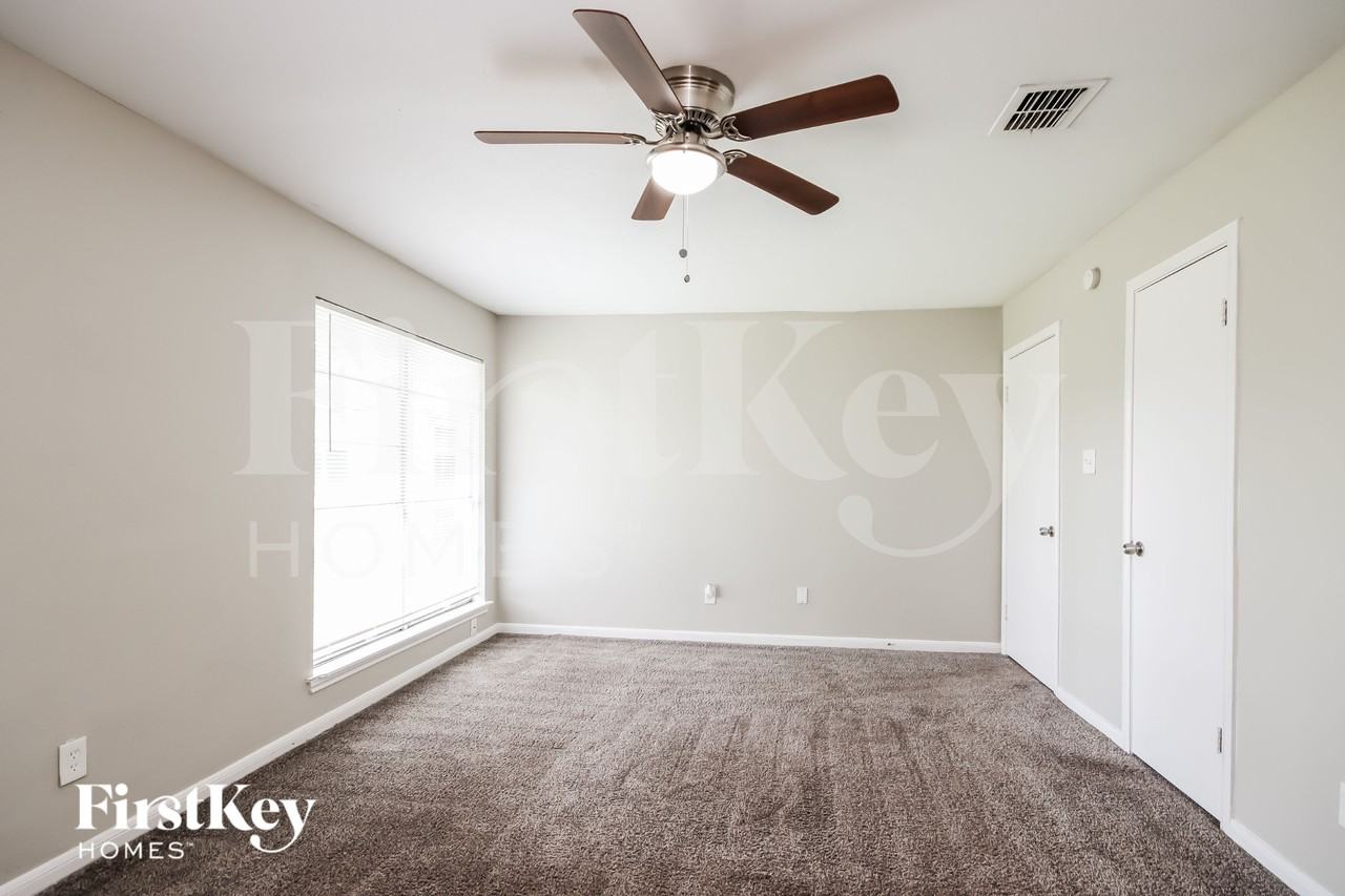 7206 Foxmar Ln - Photo 7 of 15