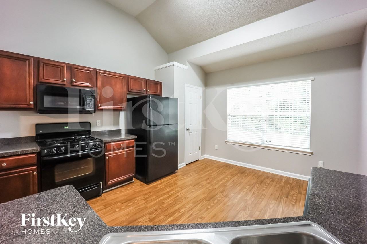 6255 Lamp Post Pl - Photo 5 of 14