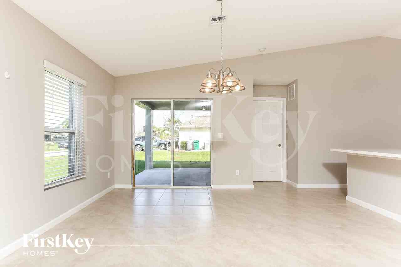 3921 Sw Kabane St - Photo 5 of 15