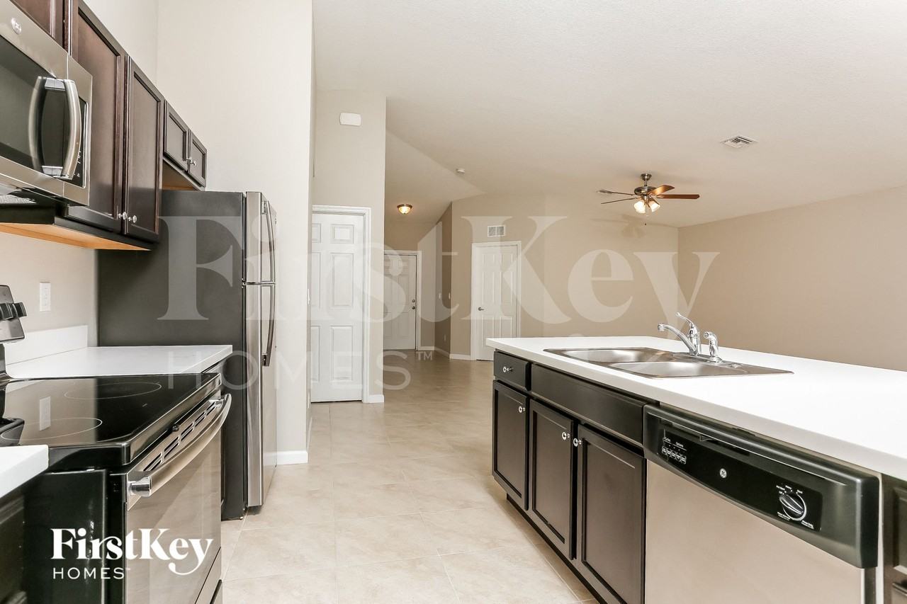 3921 Sw Kabane St - Photo 7 of 15