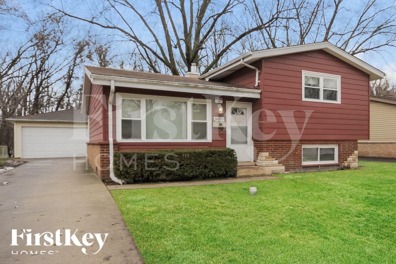 3434 218th St - Photo 2 of 16