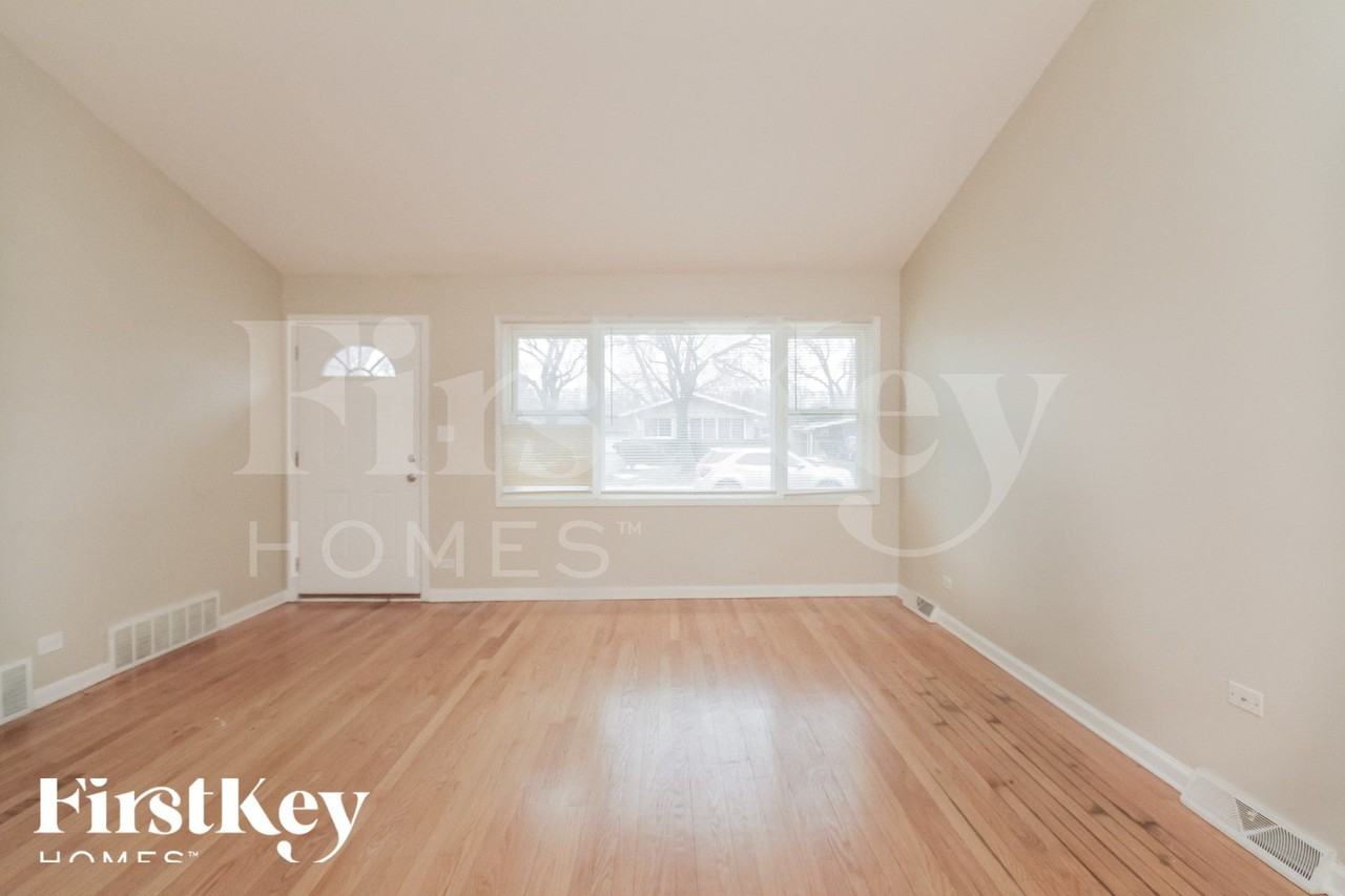 3434 218th St - Photo 3 of 16