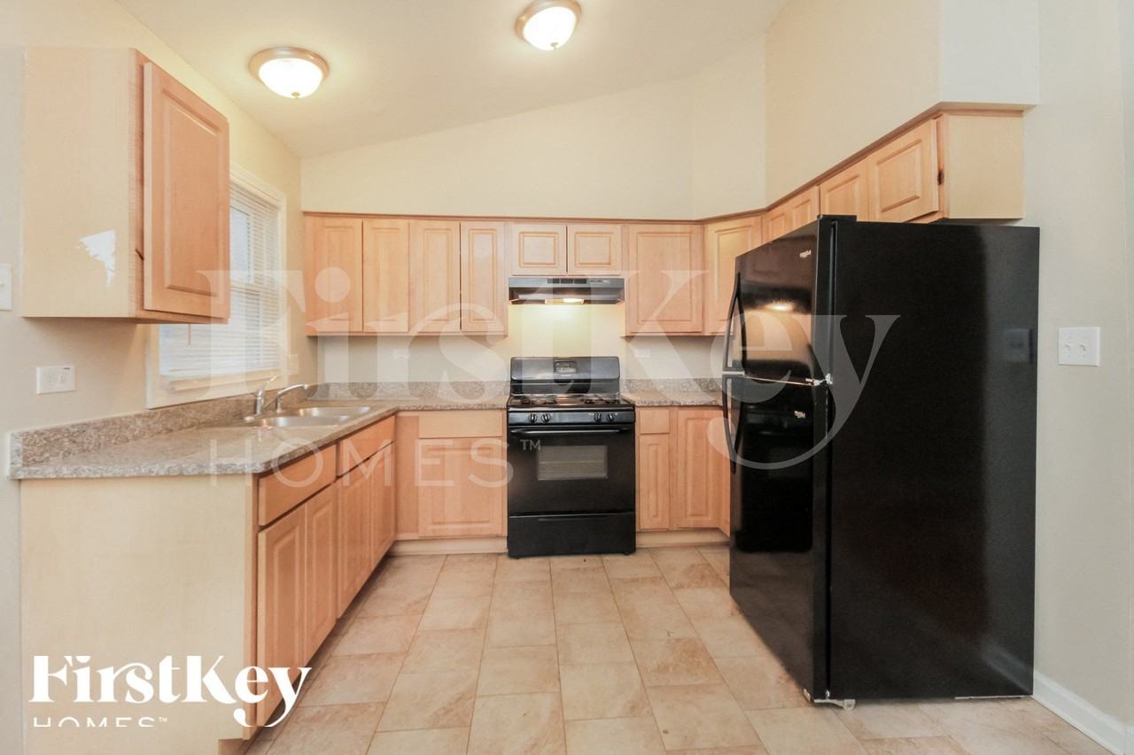 3434 218th St - Photo 6 of 16