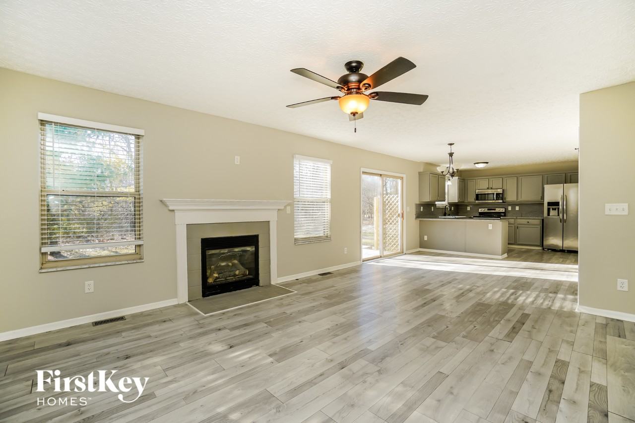 339 Shyanne Dr - Photo 3 of 15