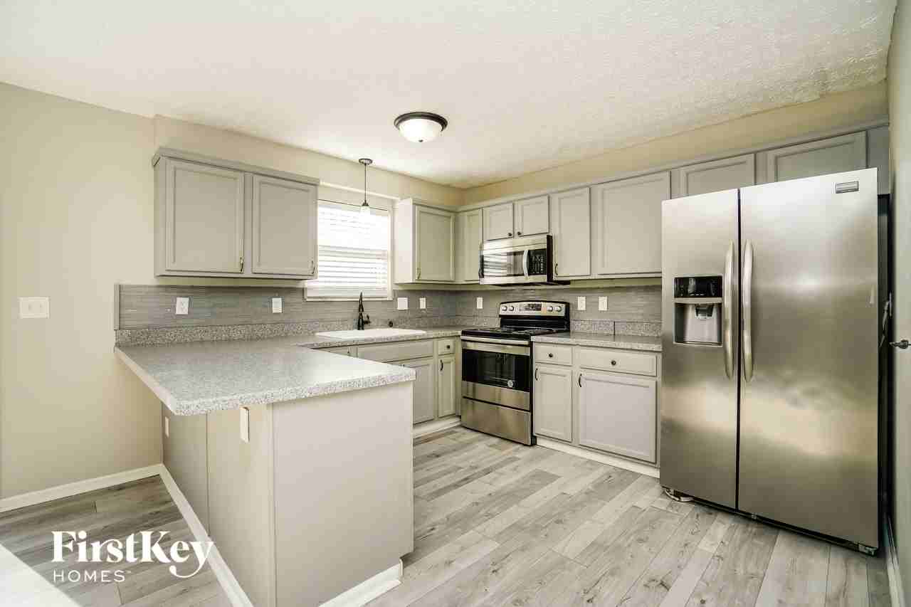 339 Shyanne Dr - Photo 4 of 15