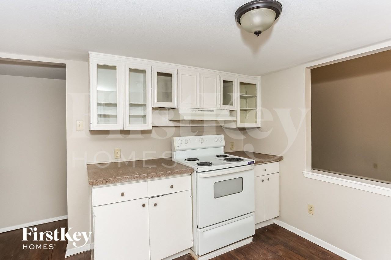 302 Wildbriar Dr - Photo 7 of 15