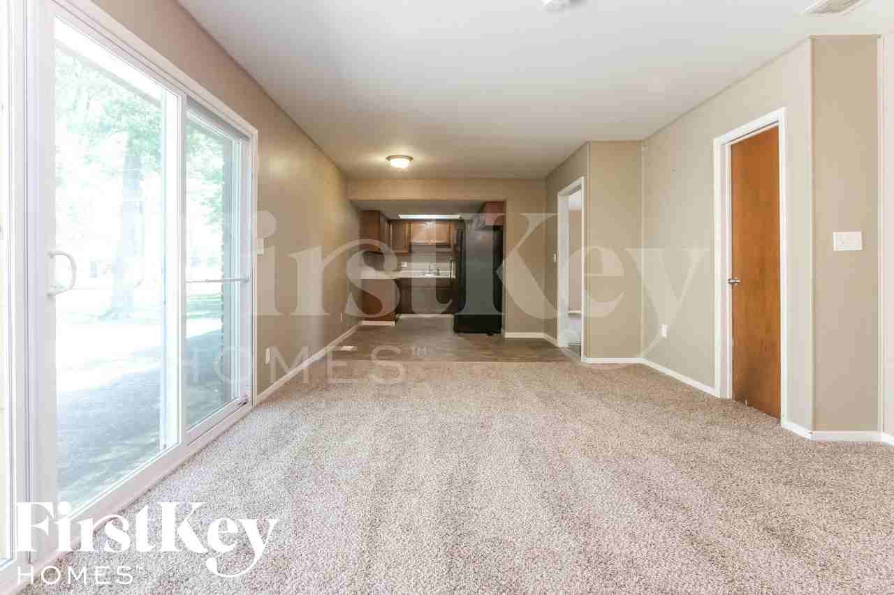 2414 E Dudley Ave - Photo 4 of 15