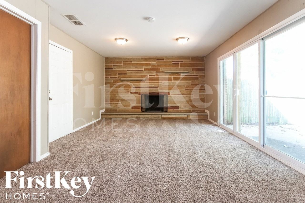 2414 E Dudley Ave - Photo 6 of 15