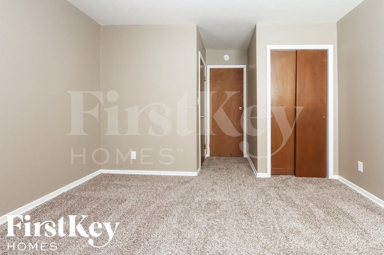 2414 E Dudley Ave - Photo 7 of 15