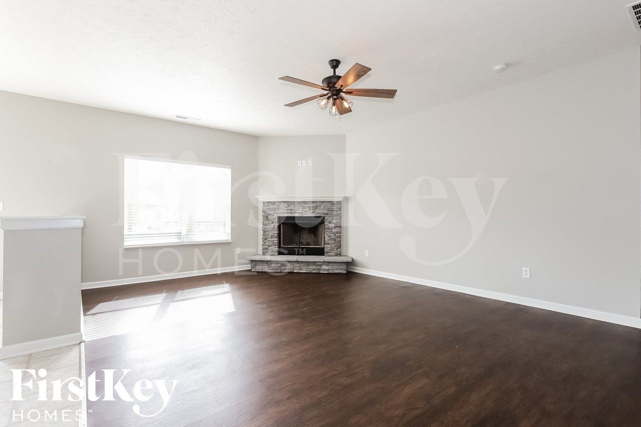 1777 Osman Dr - Photo 3 of 15