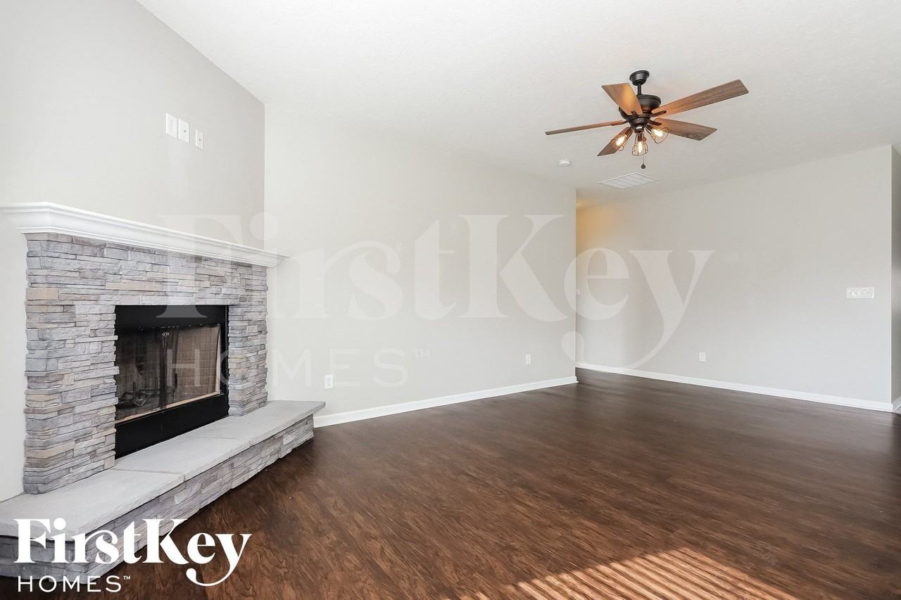 1777 Osman Dr - Photo 4 of 15