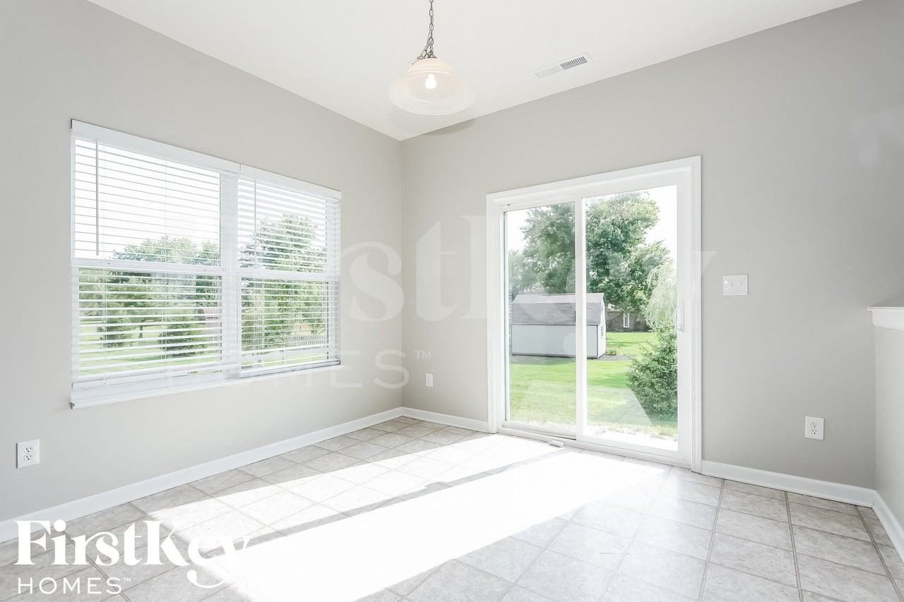 1777 Osman Dr - Photo 5 of 15