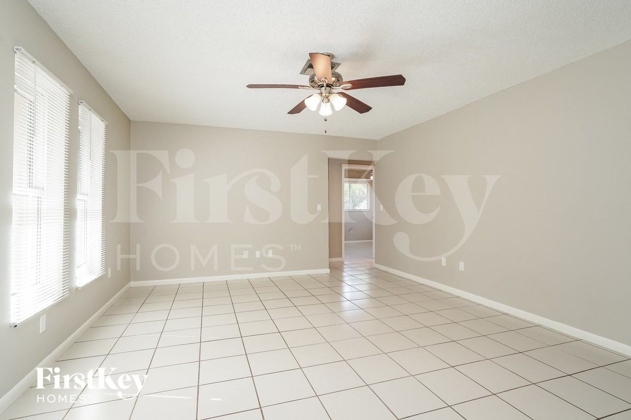 1307 Sestreet - Photo 2 of 15