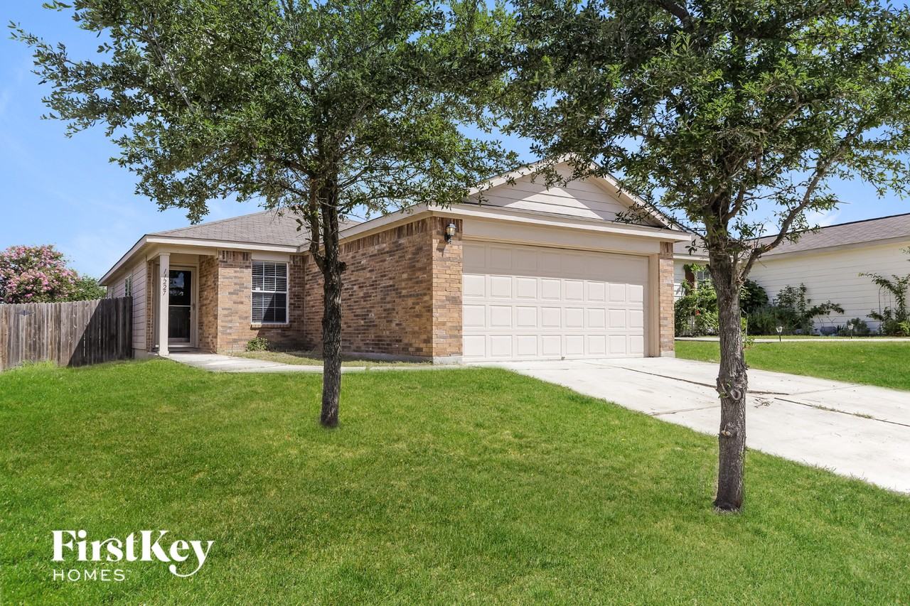 11227 Pecan Cyn - Photo 2 of 15