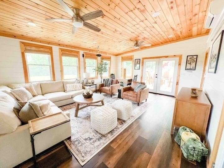 449 Burbano Creekside Ldg - Photo 2 of 40