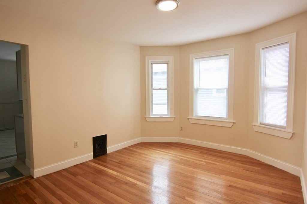 989 Boylston St - Photo 2 of 11
