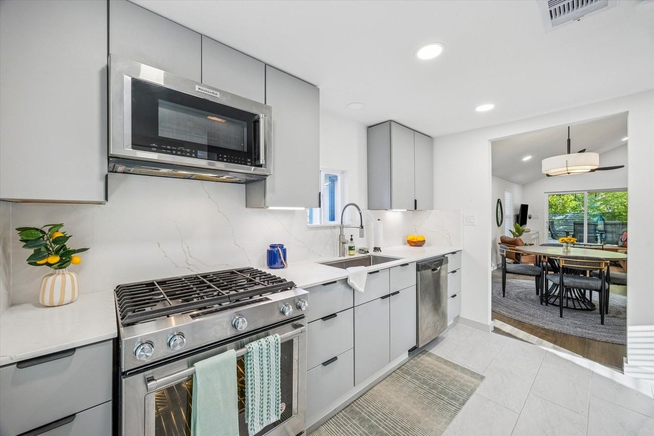 4901 Prock Ln - Photo 7 of 41