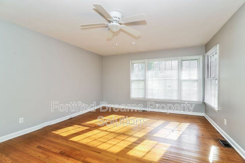 1801 W Cone Blvd - Photo 5 of 20