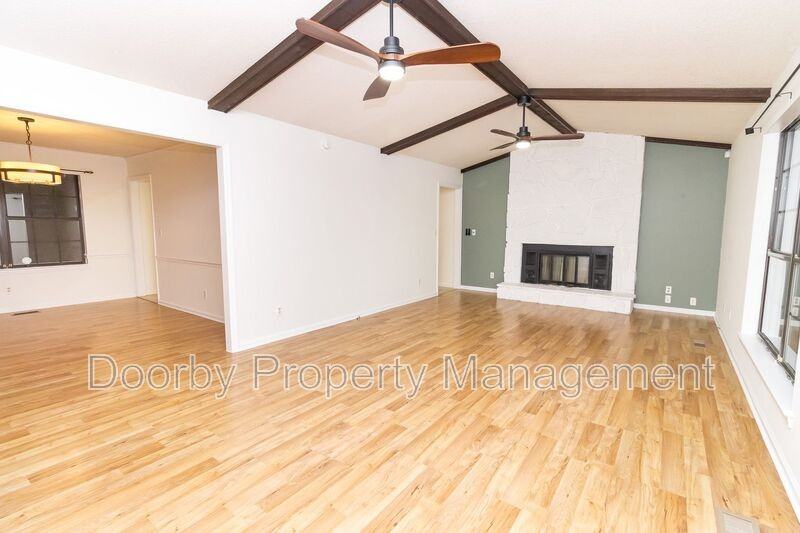 8807 Heathfield Dr - Photo 2 of 21