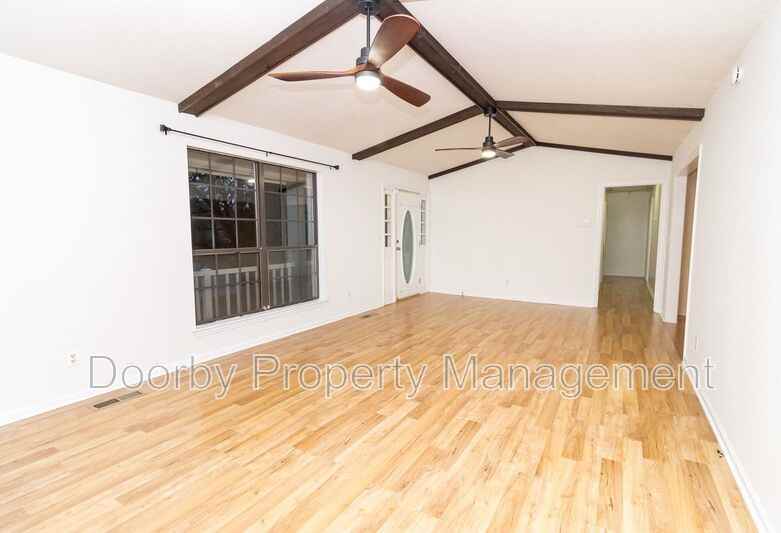 8807 Heathfield Dr - Photo 3 of 21