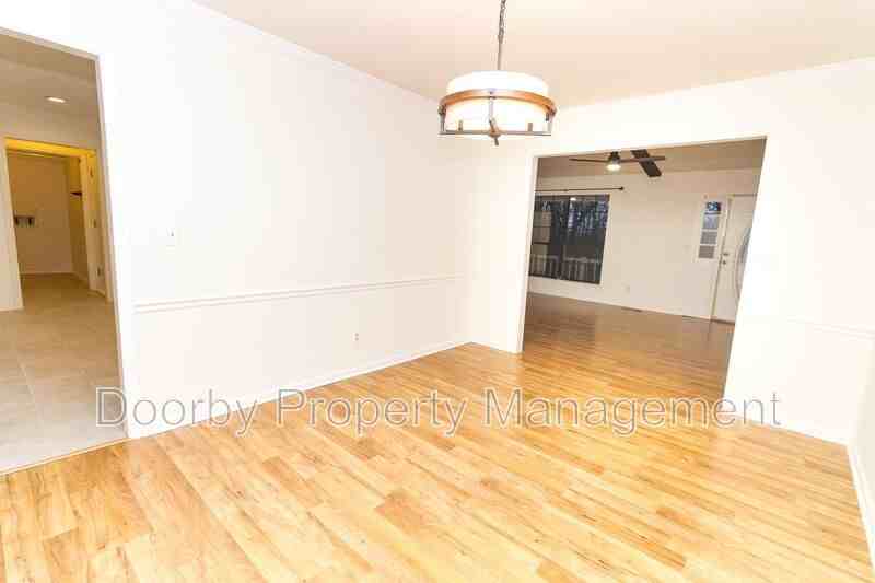 8807 Heathfield Dr - Photo 4 of 21