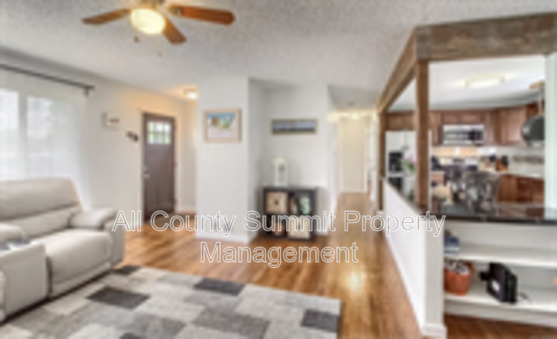 425 S Harlan St - Photo 2 of 9