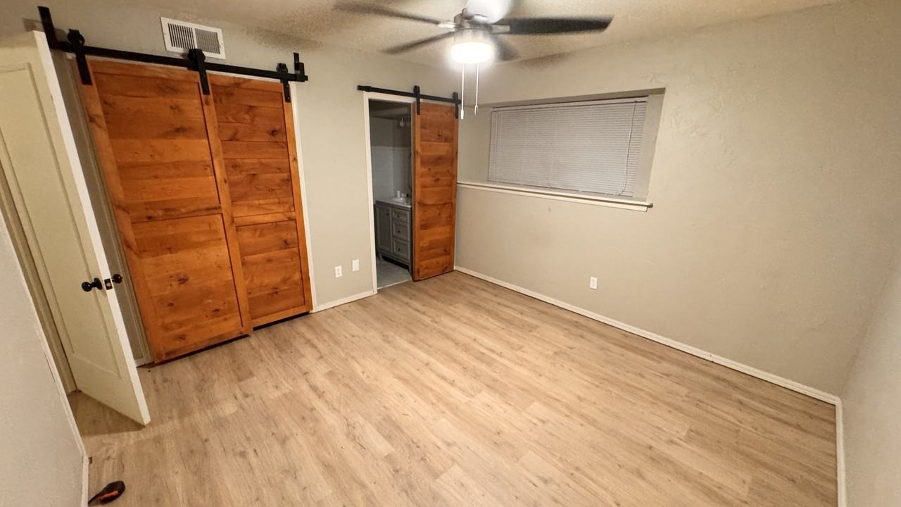 6820 Nw 20th St - Photo 3 of 13