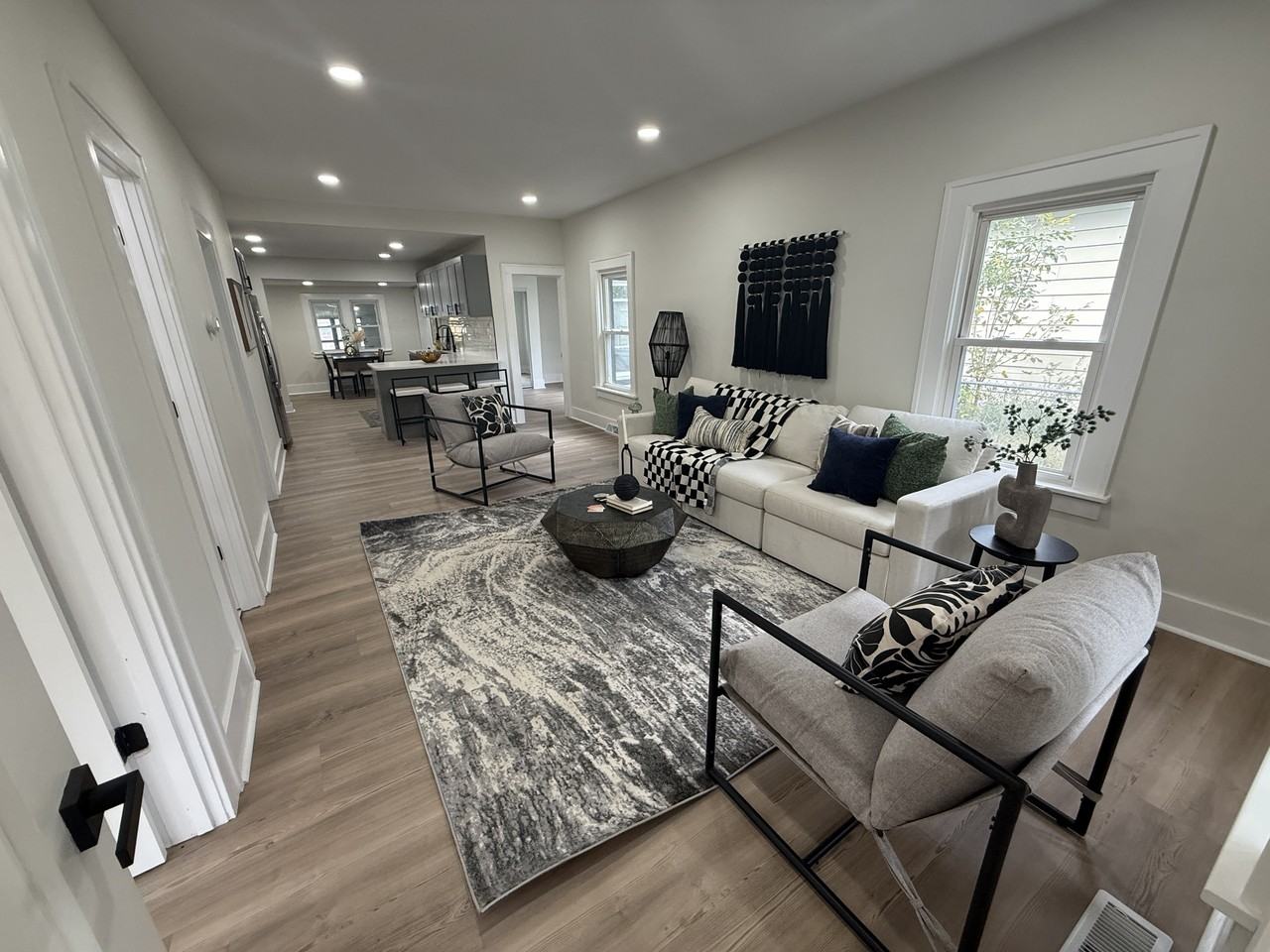 2050 E Grand Ave #2050 - Photo 6 of 20