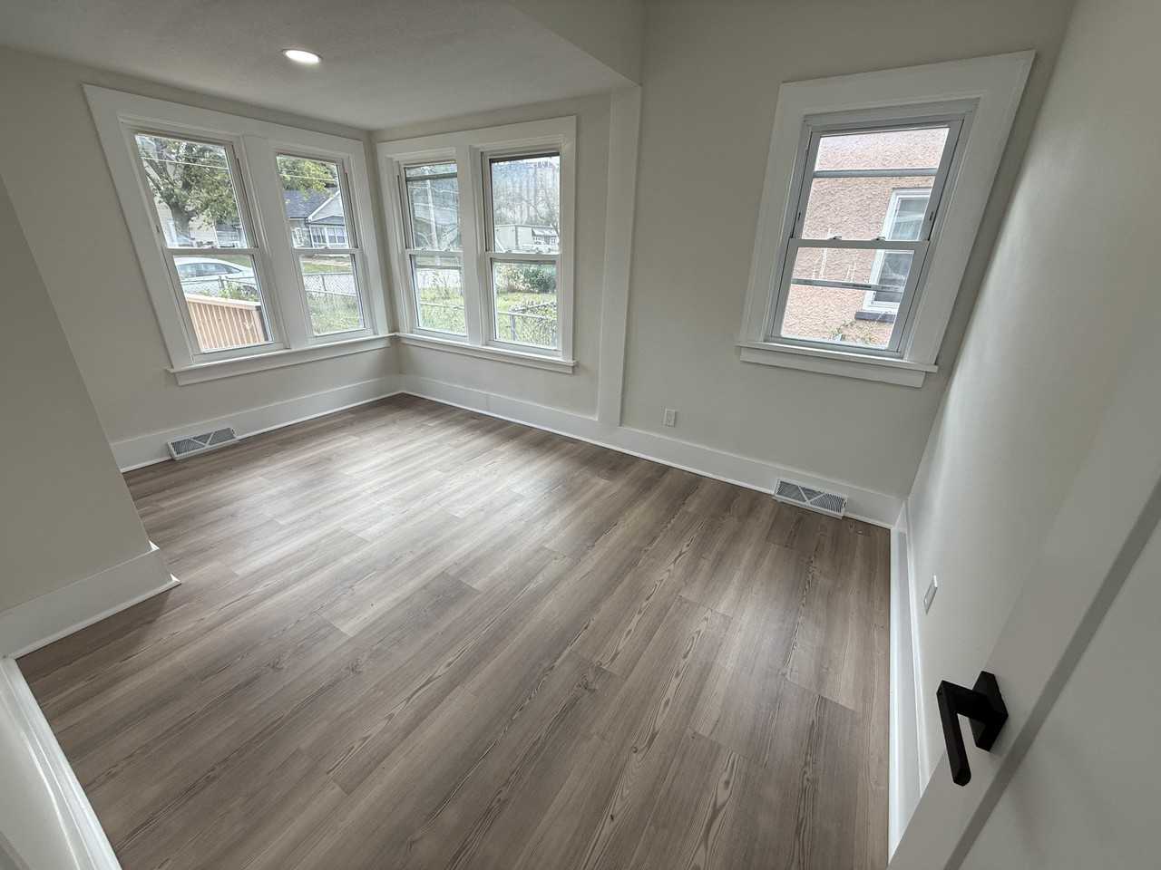 2050 E Grand Ave #2050 - Photo 7 of 20