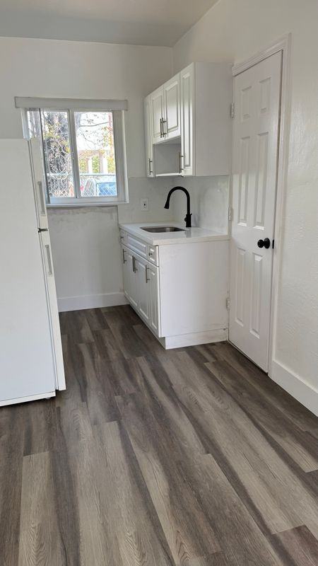 159 E 2nd St ##4 - Photo 4 of 8